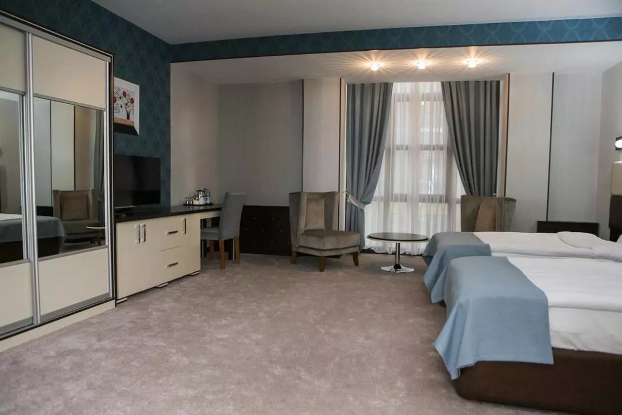 azalea_shabaviz (5).jpg